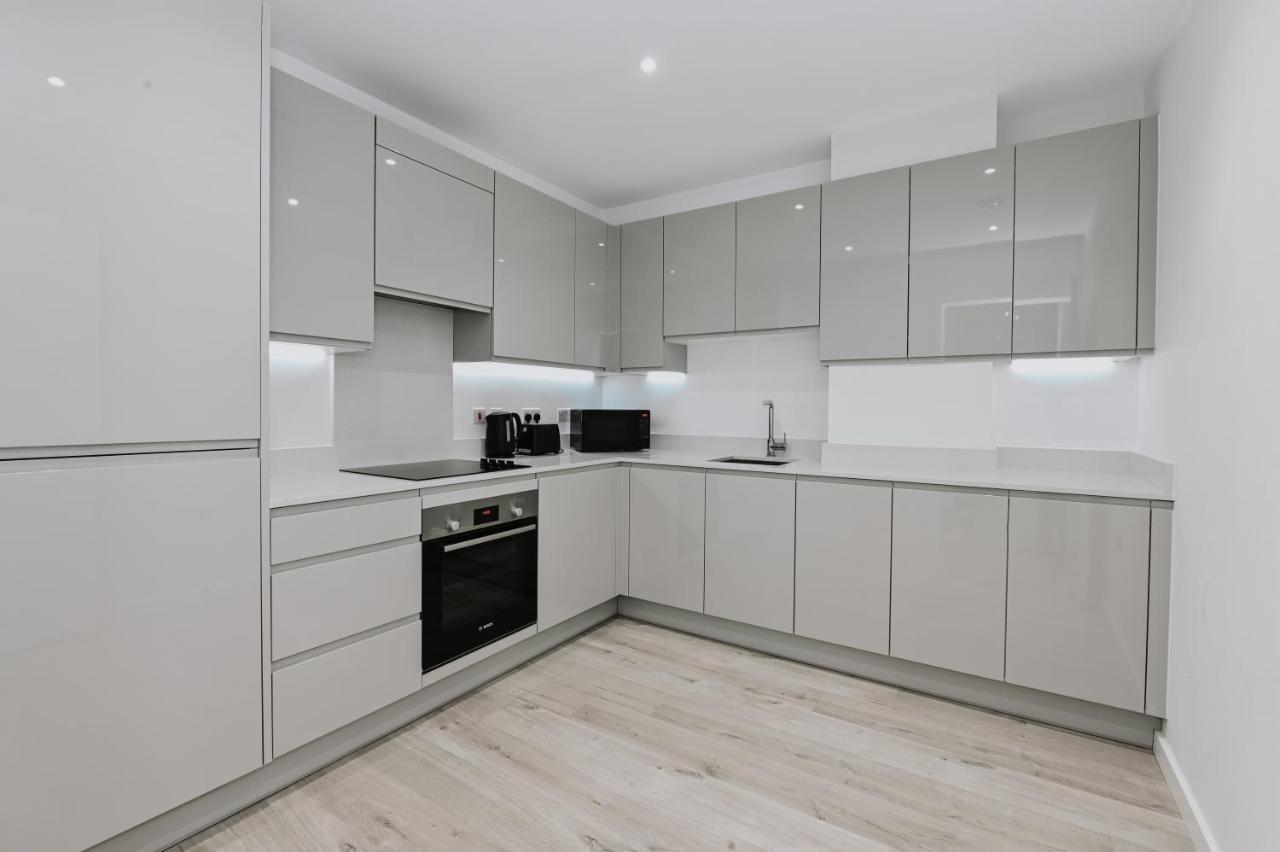 Khayat Homes - The Curve - One Bed London Exterior photo