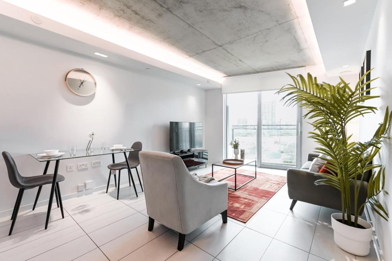 Khayat Homes - The Curve - One Bed London Exterior photo