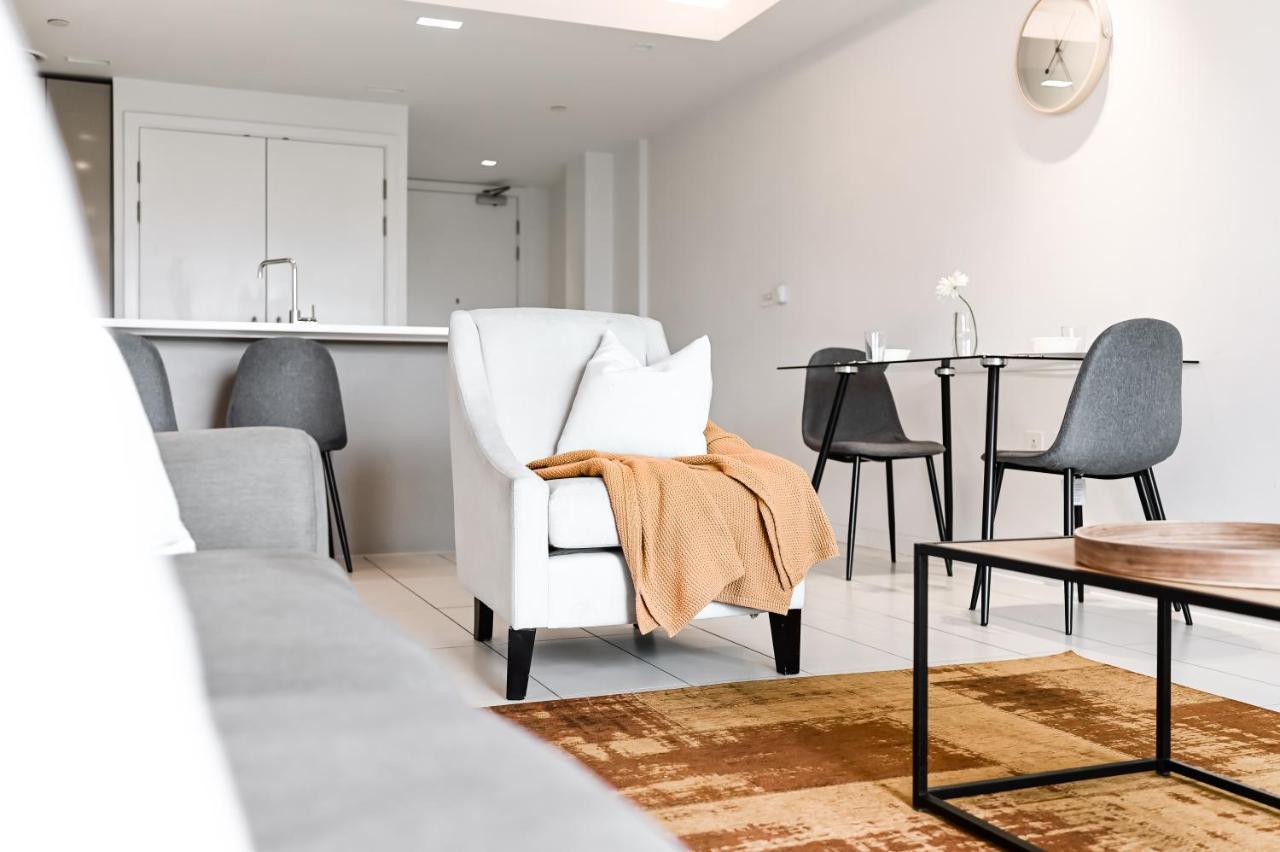 Khayat Homes - The Curve - One Bed London Exterior photo
