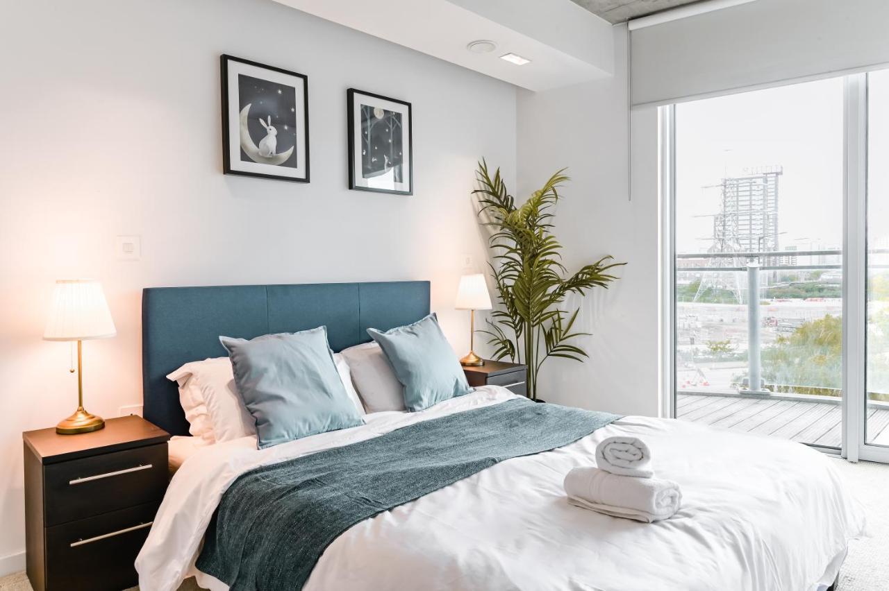 Khayat Homes - The Curve - One Bed London Exterior photo