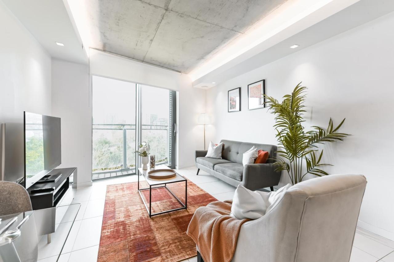 Khayat Homes - The Curve - One Bed London Exterior photo
